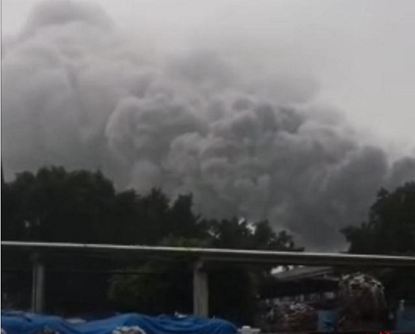 四川樂(lè)山五通橋廢舊廠(chǎng)房發(fā)生火災(zāi)